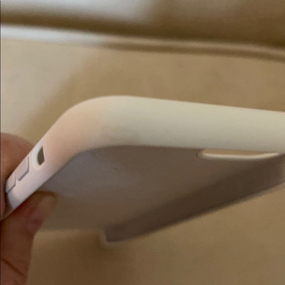 Apple 11Pro Max Silicone Case - Picture 4 of 5